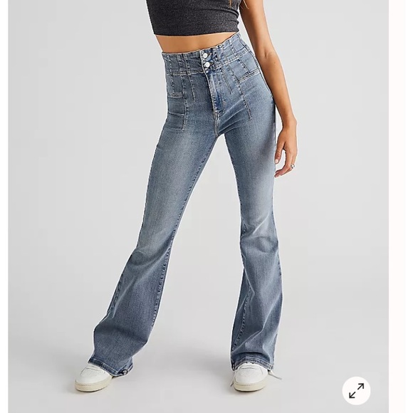 NEW! We the free Jayde flare jeans - Picture 1 of 6